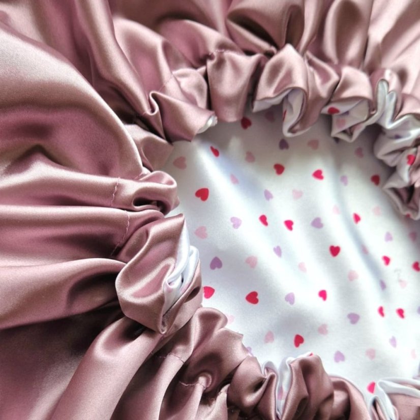 Satin bonnet HEART with purple