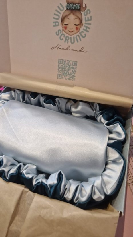 Saténová čiapka na spanie SMARAGDOVÁ so šedomodrou - Veľkosť: XL