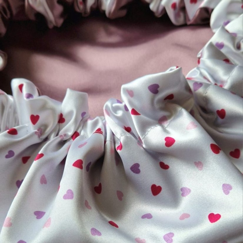Satin bonnet HEART with purple