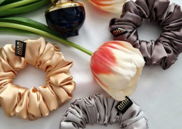 SCRUNCHIES - Hand made gumičky do vlasov  v rôznych farbách a veľkostiach na jednom mieste.